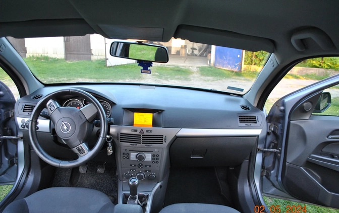 Volkswagen Caravelle cena 91900 przebieg: 193000, rok produkcji 2018 z Nowy Tomyśl małe 301